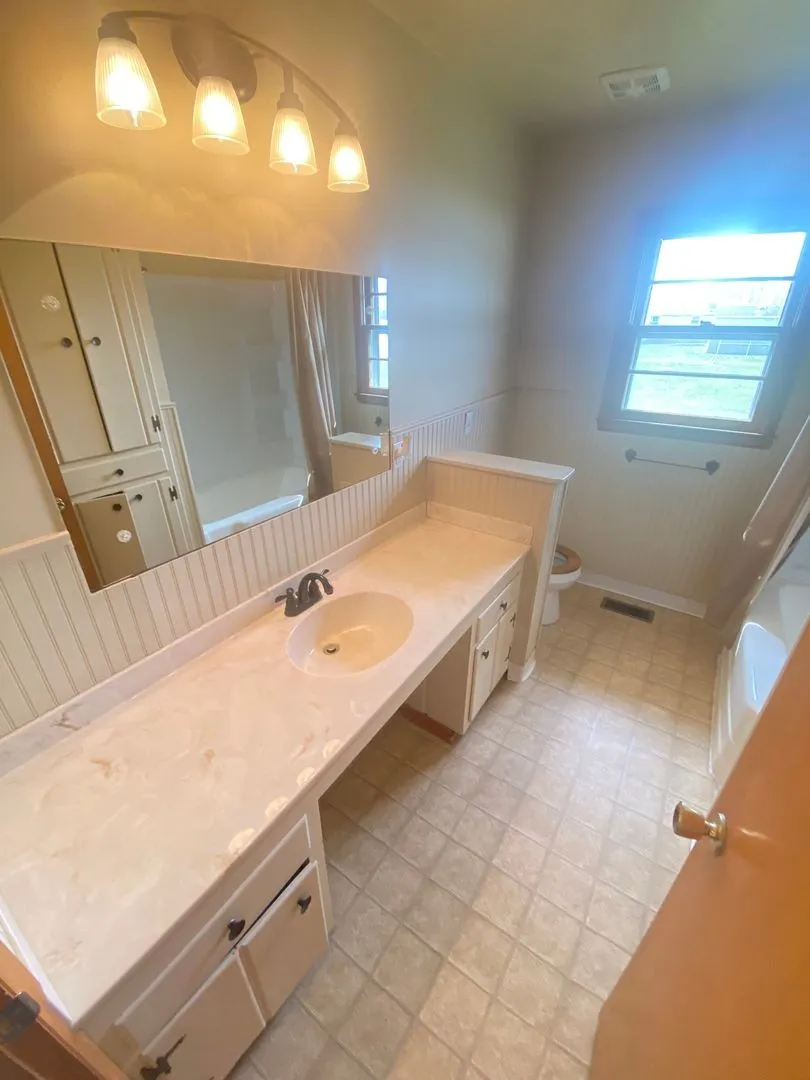 404 Vosswood Dr Lebanon, TN 37087
