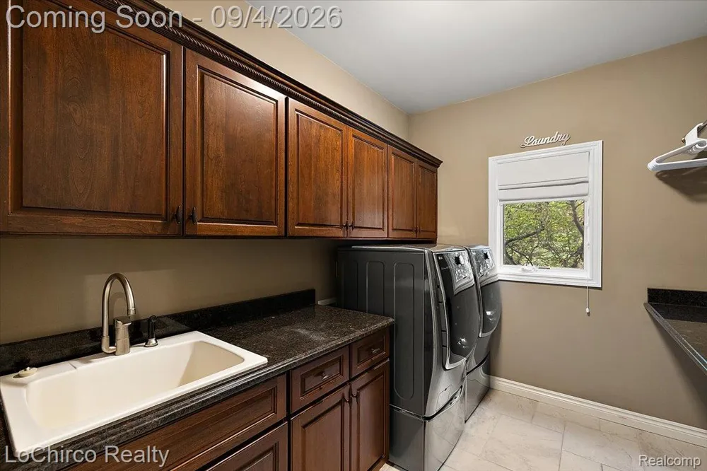 739 Majestic Drive Rochester Hills City, MI 48306