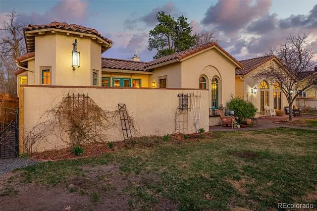 2107 Cascade Avenue Colorado Springs, CO 80907