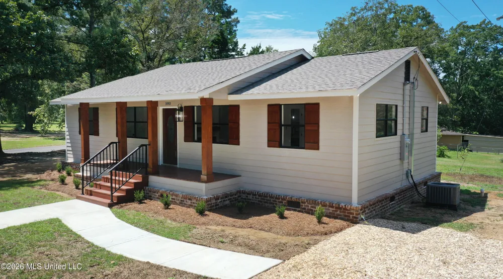 1093 Mccomb Hville Road Mccomb, MS 39648