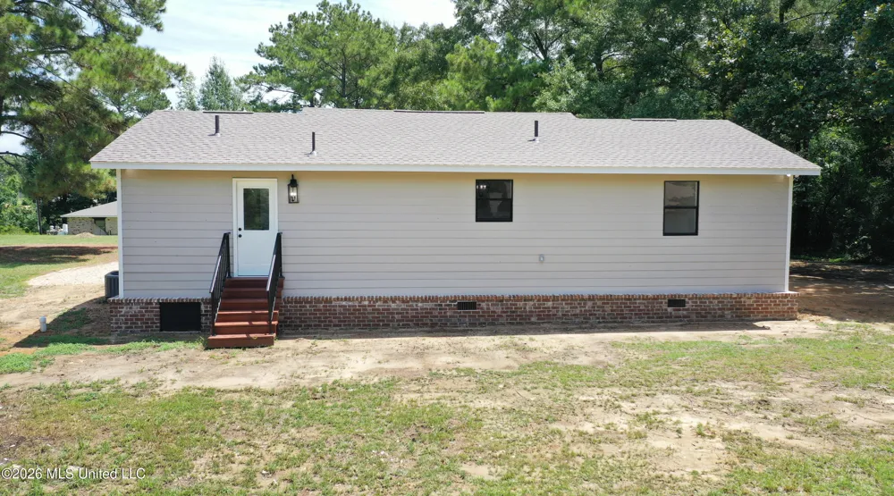 1093 Mccomb Hville Road Mccomb, MS 39648