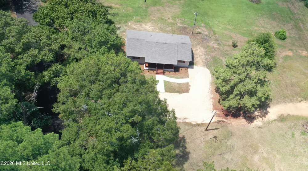 1093 Mccomb Hville Road Mccomb, MS 39648