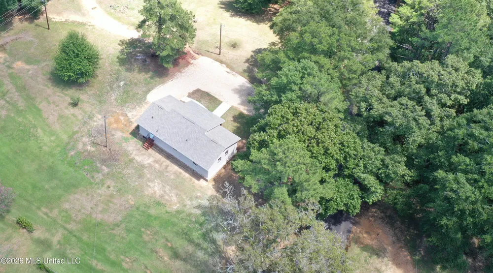 1093 Mccomb Hville Road Mccomb, MS 39648