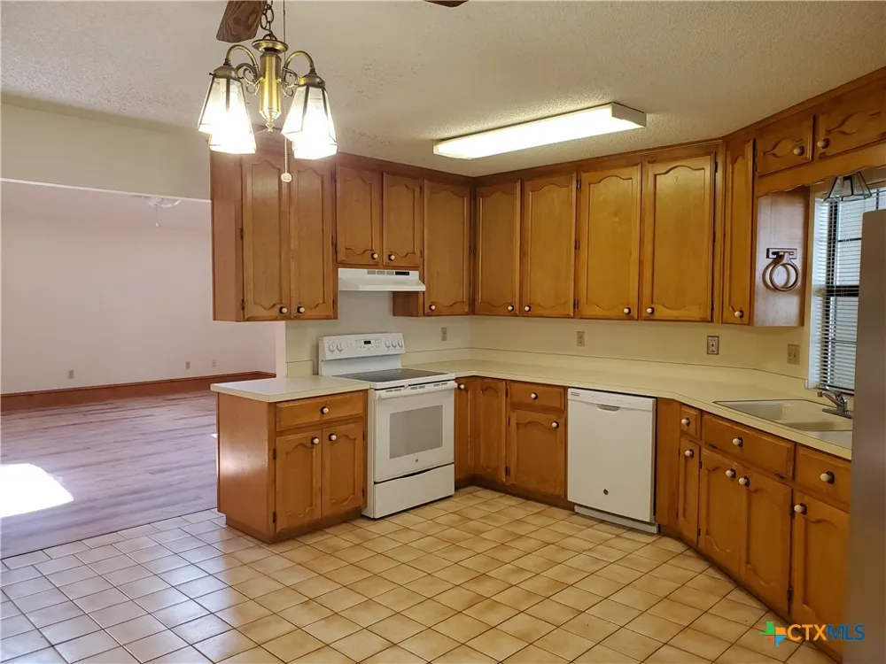 702 Cedar Parkway Seguin, TX 78155