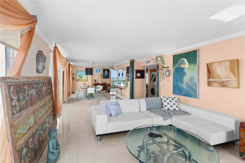 5900 Collins Ave #2304 Miami Beach, FL 33140