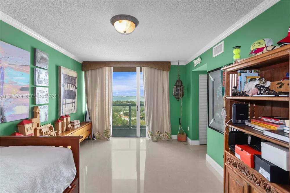 5900 Collins Ave #2304 Miami Beach, FL 33140