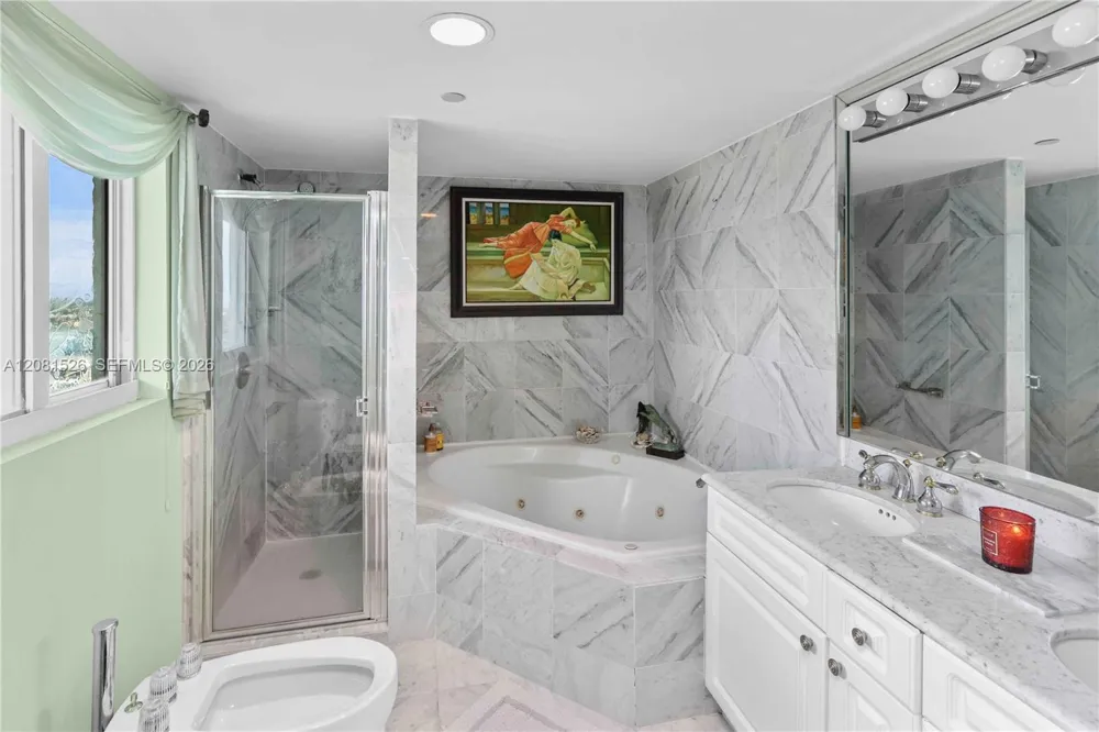 5900 Collins Ave #2304 Miami Beach, FL 33140