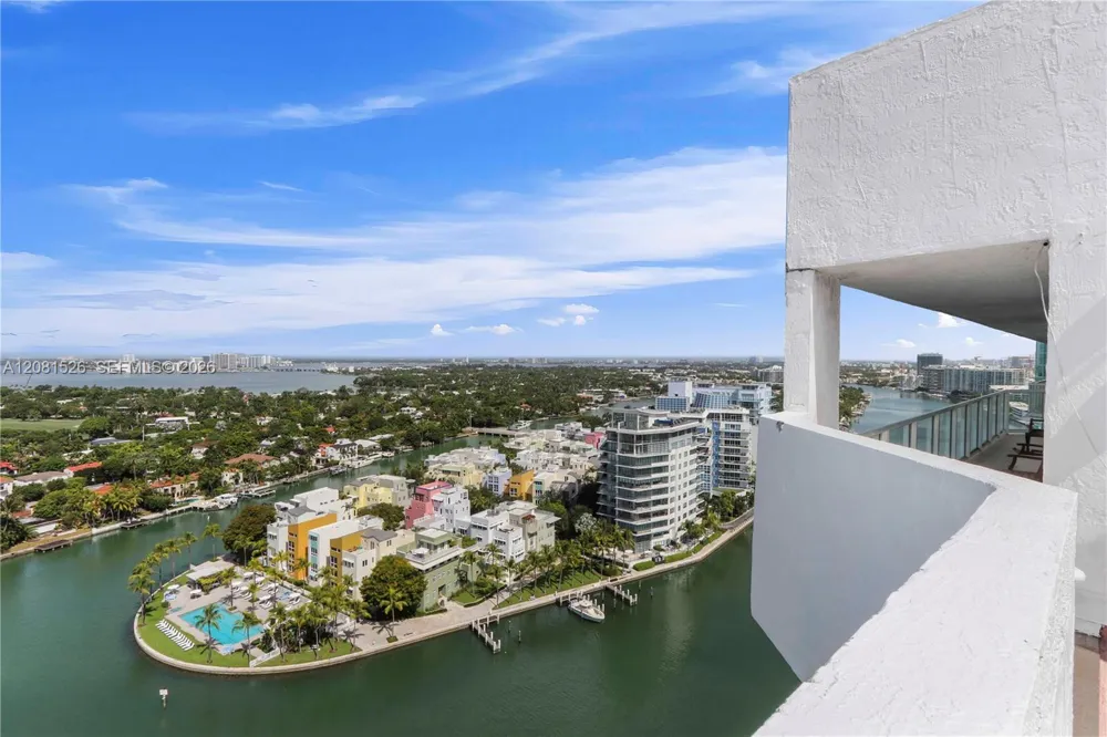 5900 Collins Ave #2304 Miami Beach, FL 33140