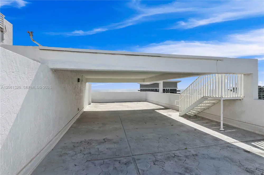 5900 Collins Ave #2304 Miami Beach, FL 33140