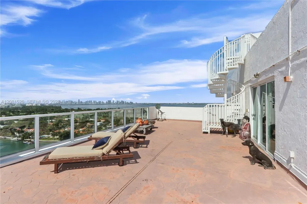 5900 Collins Ave #2304 Miami Beach, FL 33140