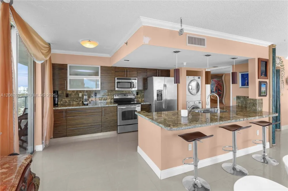 5900 Collins Ave #2304 Miami Beach, FL 33140