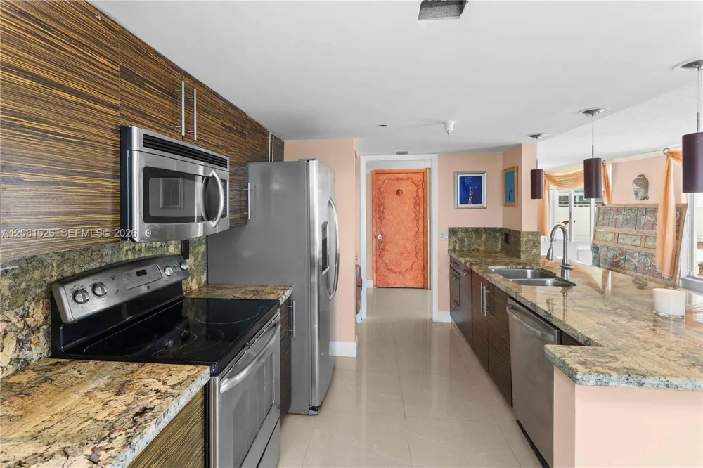 5900 Collins Ave #2304 Miami Beach, FL 33140