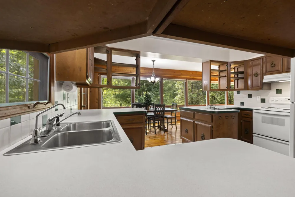 9095 Bear Creek Drive Kaleva, MI 49645