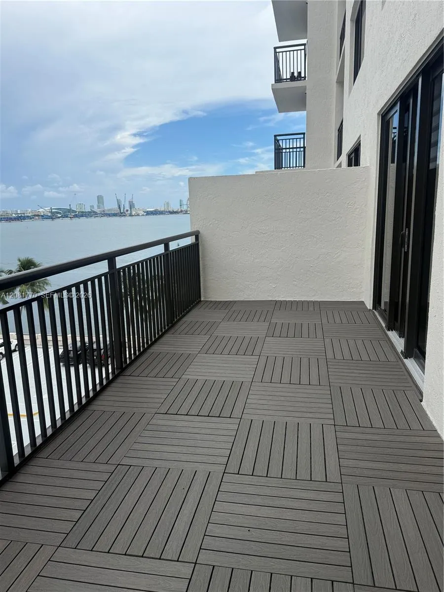 540 Brickell Key Dr #726 Miami, FL 33131