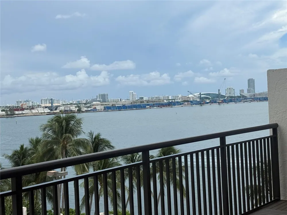 540 Brickell Key Dr #726 Miami, FL 33131
