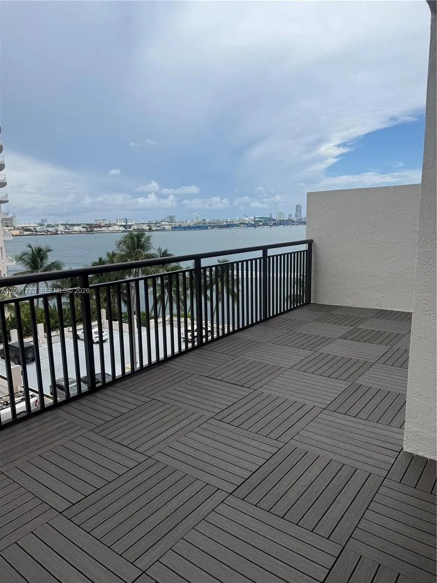540 Brickell Key Dr #726 Miami, FL 33131