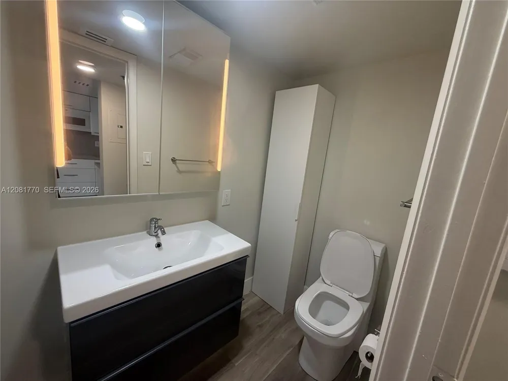 540 Brickell Key Dr #726 Miami, FL 33131
