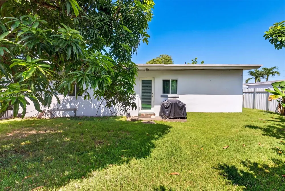 4105 SW 116th Ave Miami, FL 33165