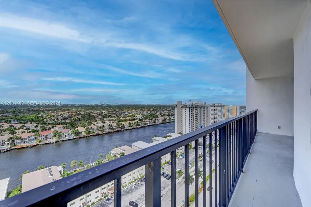 2401 S Ocean Dr #1906 Hollywood, FL 33019