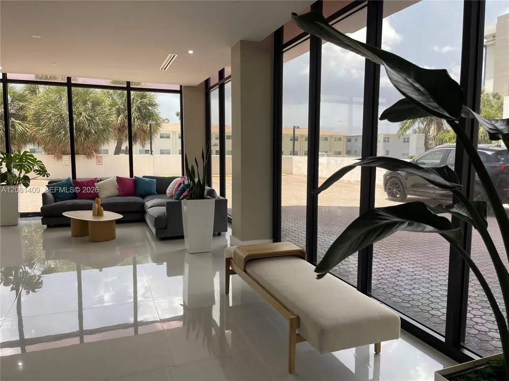 2401 S Ocean Dr #1906 Hollywood, FL 33019
