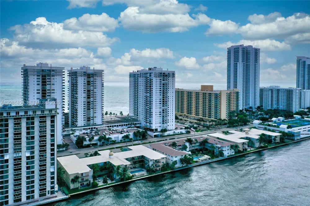 2401 S Ocean Dr #1906 Hollywood, FL 33019