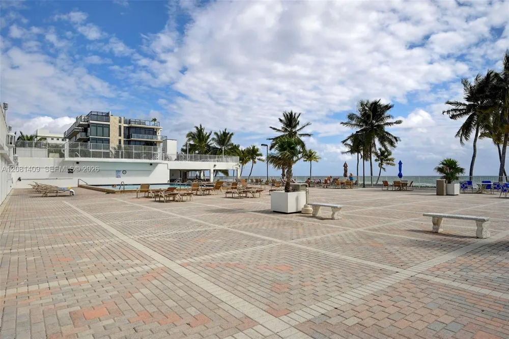 2401 S Ocean Dr #1906 Hollywood, FL 33019