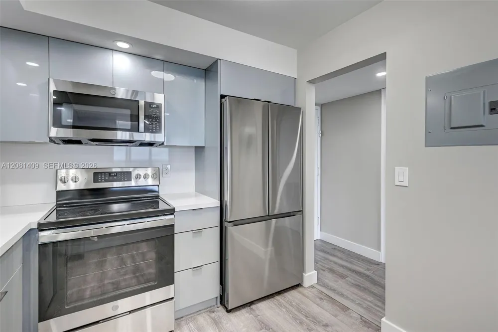 2401 S Ocean Dr #1906 Hollywood, FL 33019