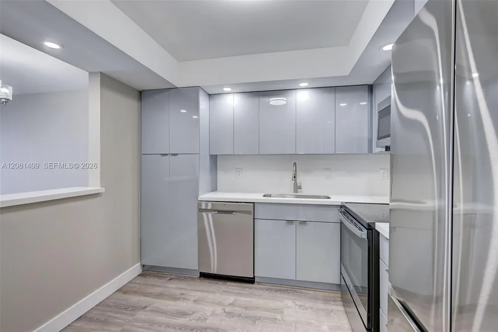 2401 S Ocean Dr #1906 Hollywood, FL 33019