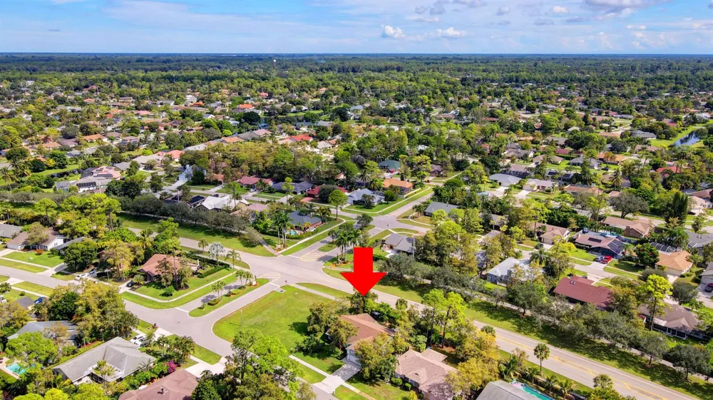 1098 Primrose Lane Wellington, FL 33414