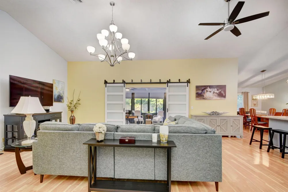 1098 Primrose Lane Wellington, FL 33414