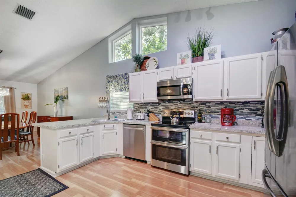 1098 Primrose Lane Wellington, FL 33414
