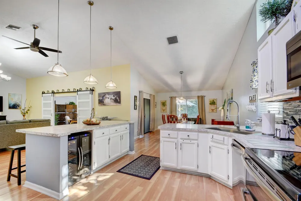1098 Primrose Lane Wellington, FL 33414