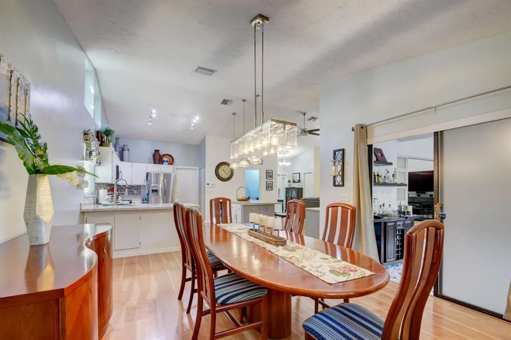 1098 Primrose Lane Wellington, FL 33414