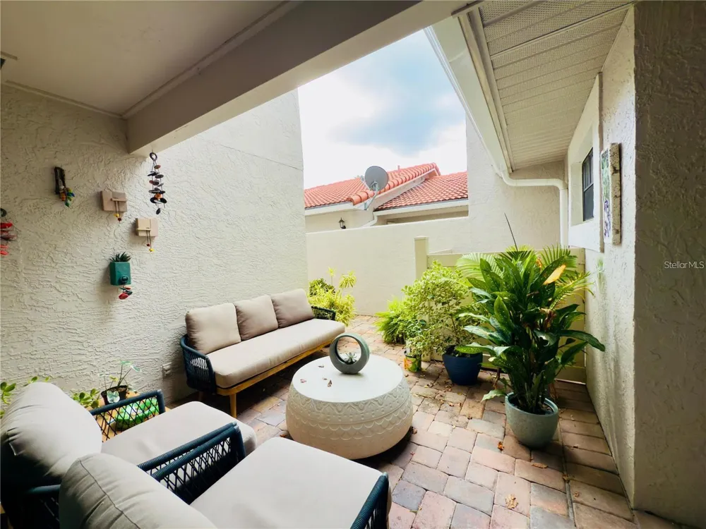 8113 BREEZE COVE LANE Orlando, FL 32819