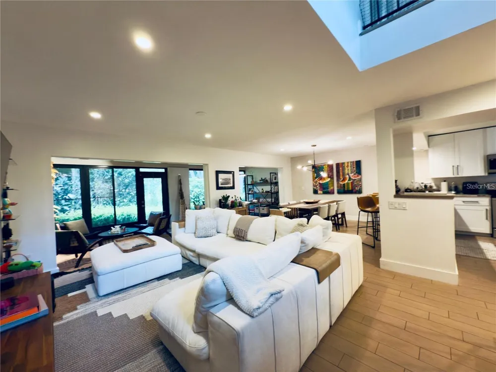 8113 BREEZE COVE LANE Orlando, FL 32819
