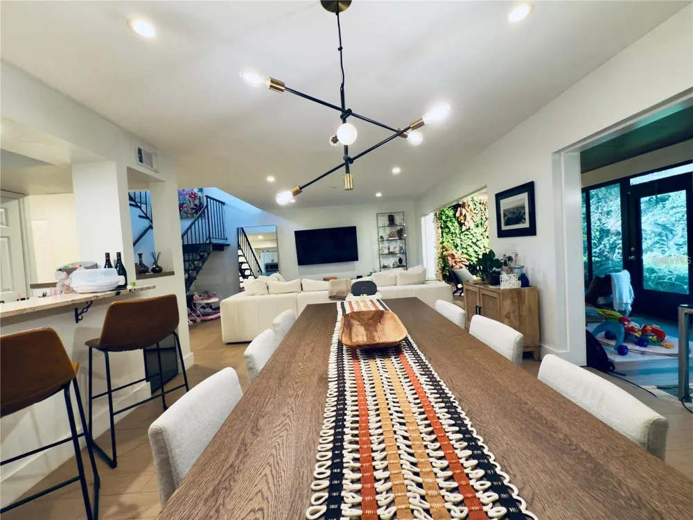 8113 BREEZE COVE LANE Orlando, FL 32819