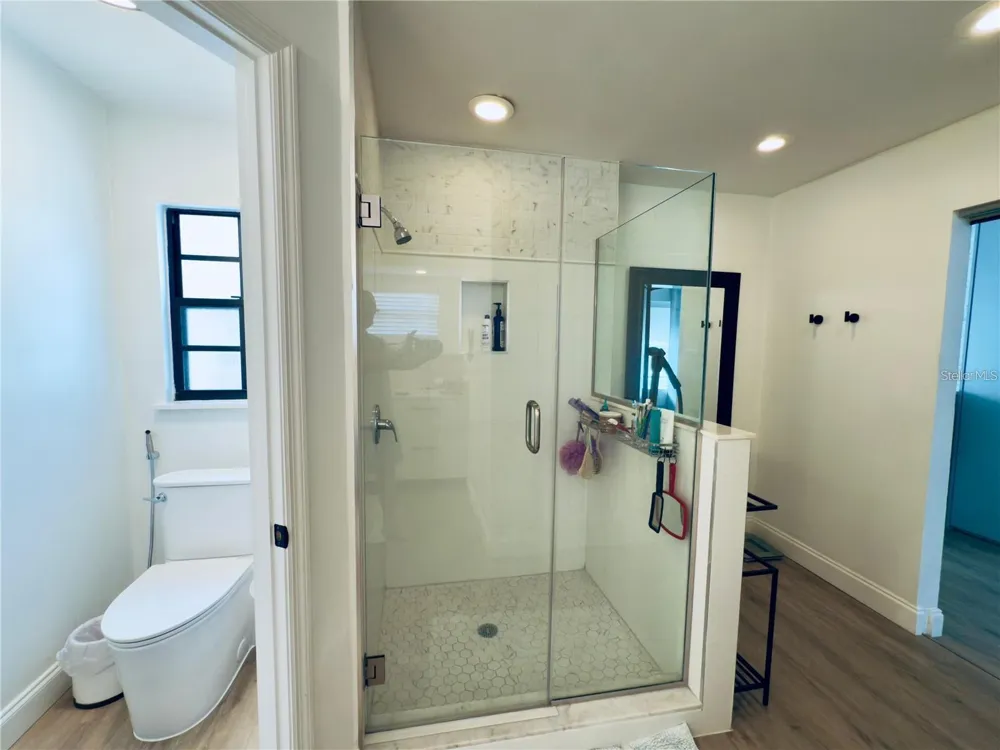 8113 BREEZE COVE LANE Orlando, FL 32819