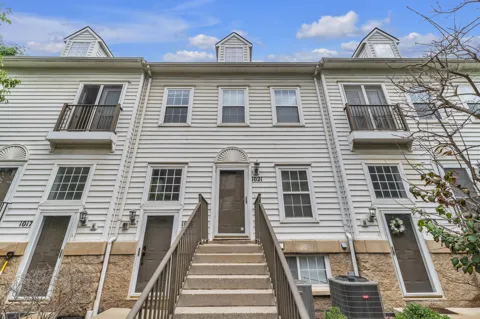 1021 Maiden Lane