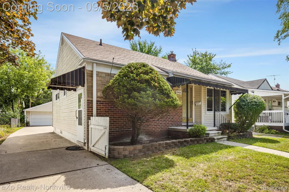 20454 Denby Redford Charter Township, MI 48240