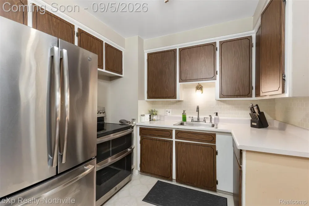 20454 Denby Redford Charter Township, MI 48240