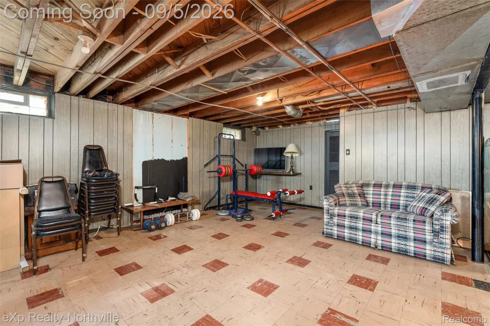 20454 Denby Redford Charter Township, MI 48240