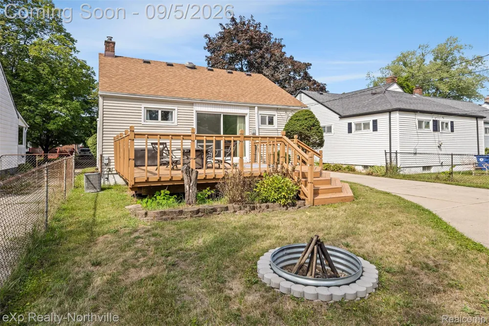 20454 Denby Redford Charter Township, MI 48240