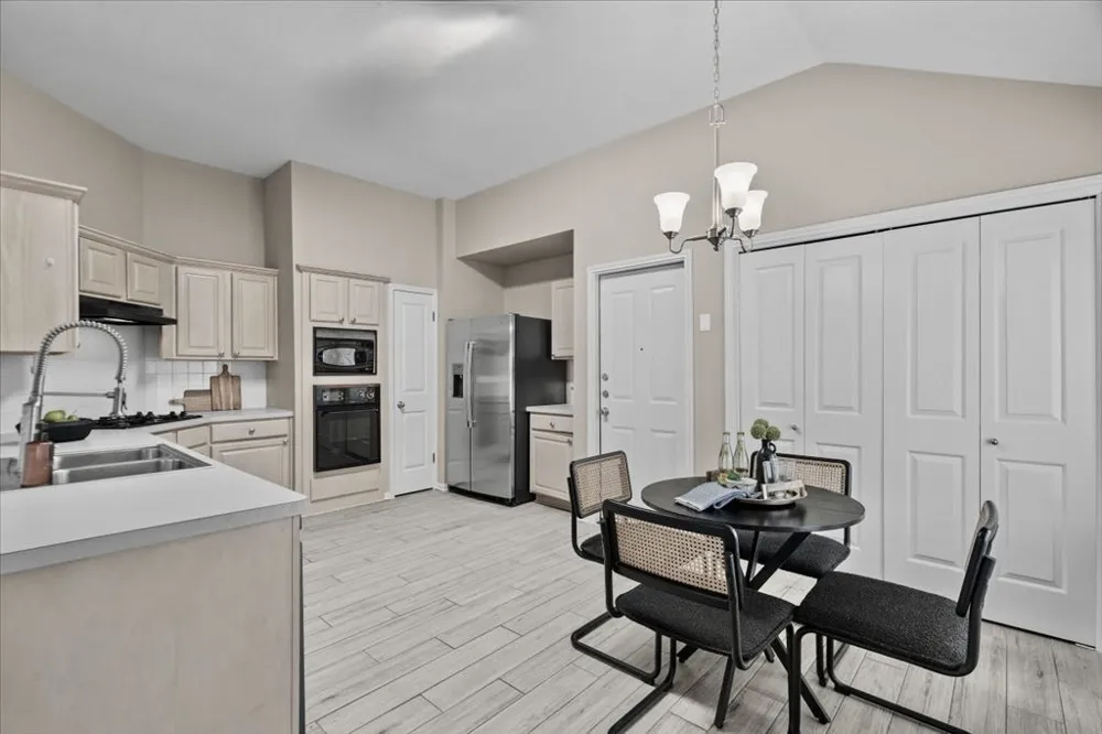 9120 Fainwood Lane Austin, TX 78749