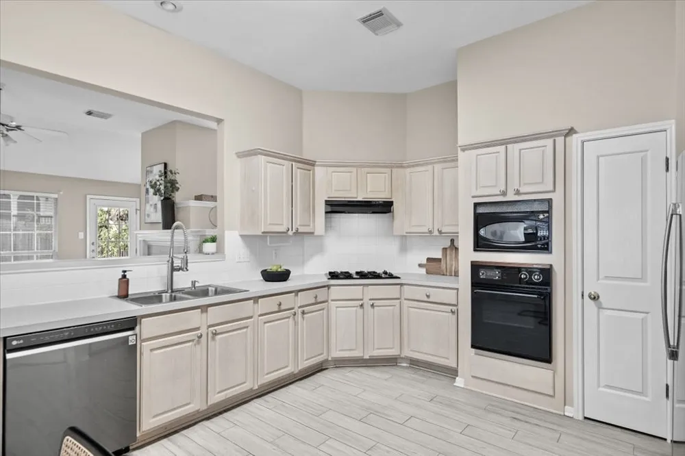 9120 Fainwood Lane Austin, TX 78749