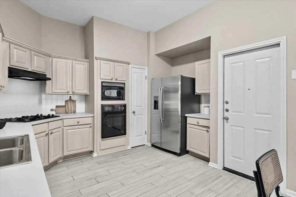 9120 Fainwood Lane Austin, TX 78749