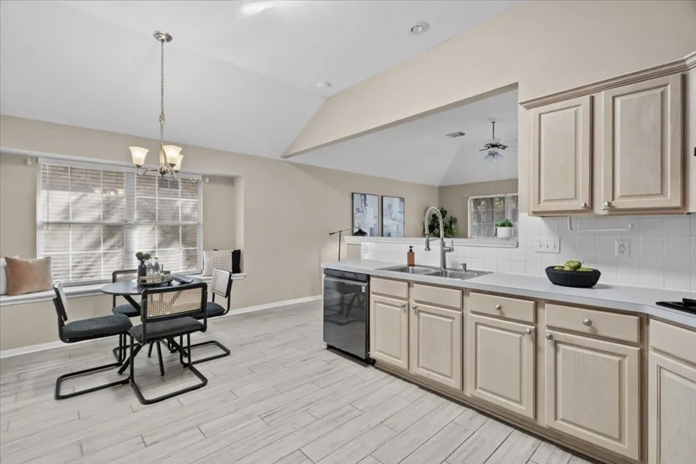 9120 Fainwood Lane Austin, TX 78749