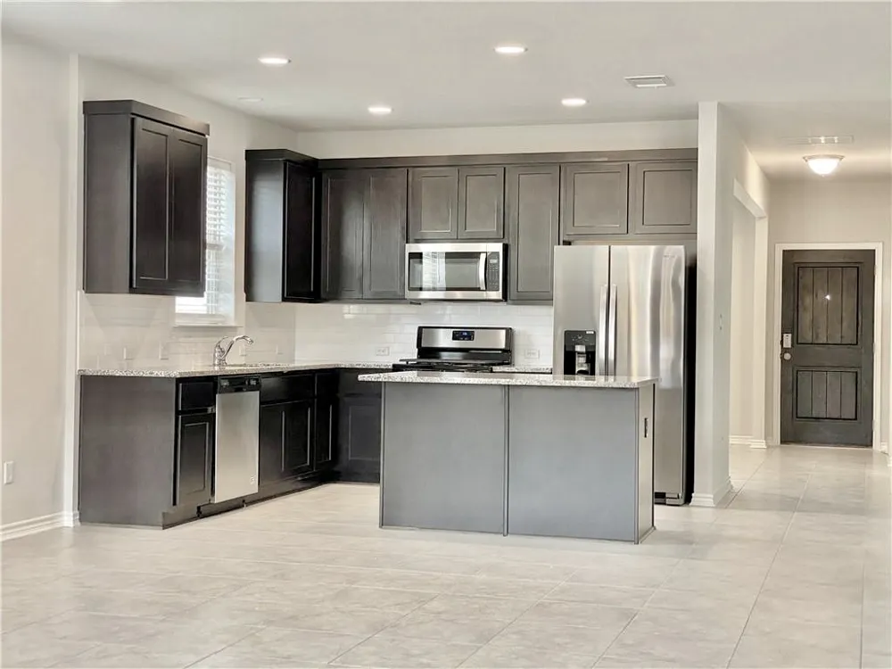2148 Pecan Island Drive Leander, TX 78641