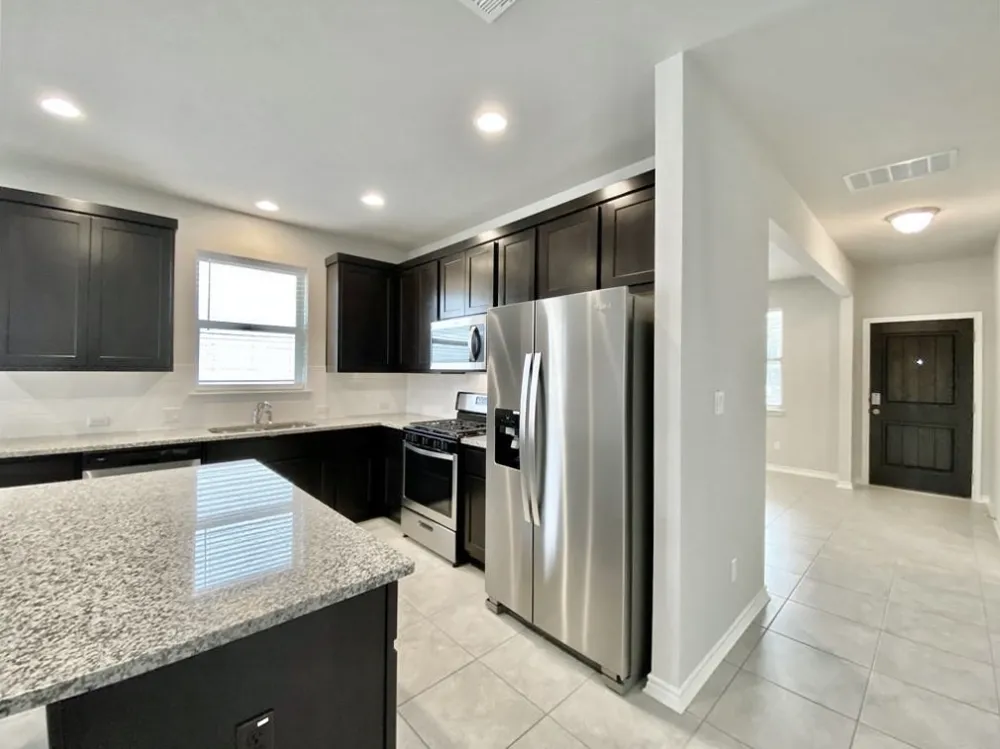 2148 Pecan Island Drive Leander, TX 78641
