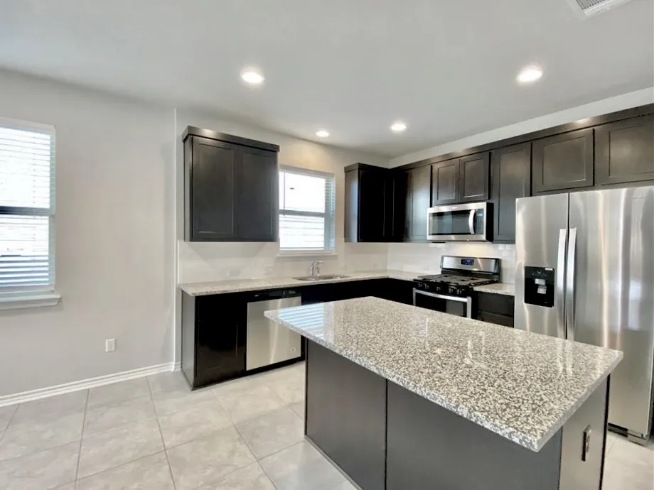 2148 Pecan Island Drive Leander, TX 78641