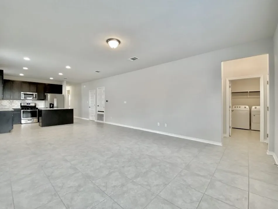 2148 Pecan Island Drive Leander, TX 78641